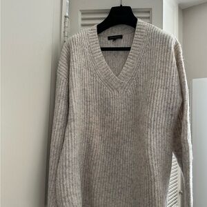 Banana Republic  Soft Chine Cream and Grey  V-Neck Sweater